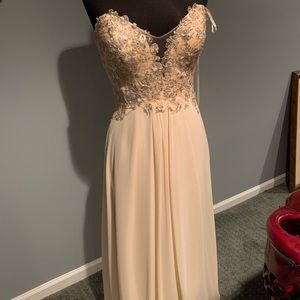 Prom dress brand new